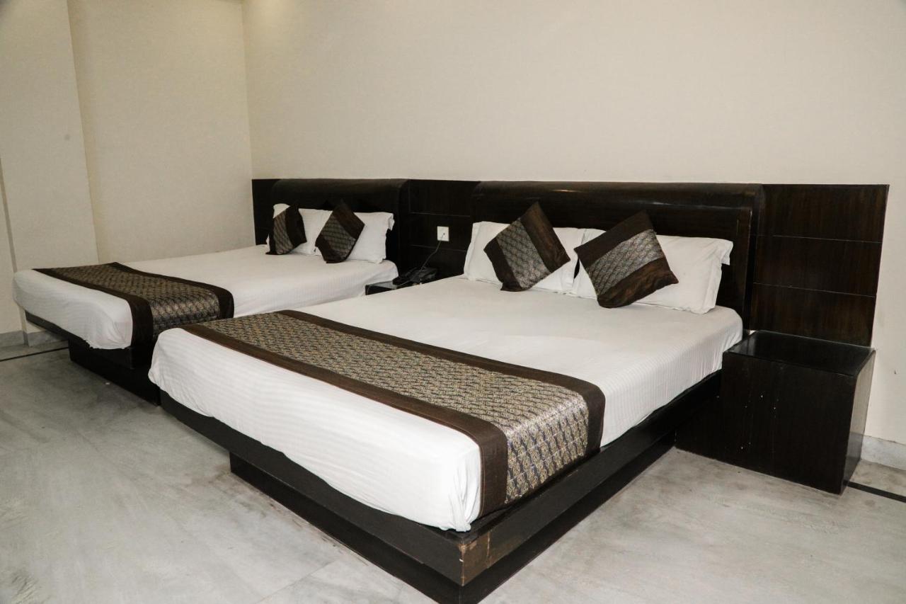 Hotel Centra Inn New Delhi Exterior photo